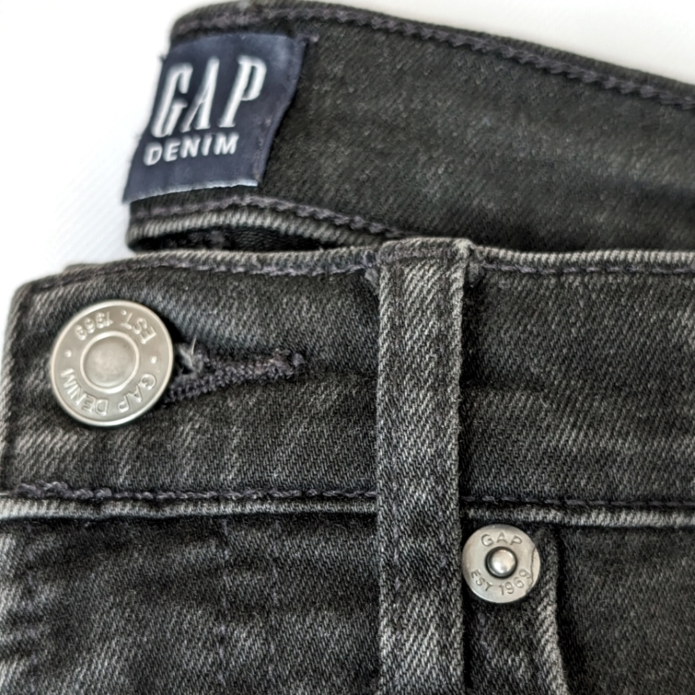 True Skinny Black Jeans. Size 25 Short.